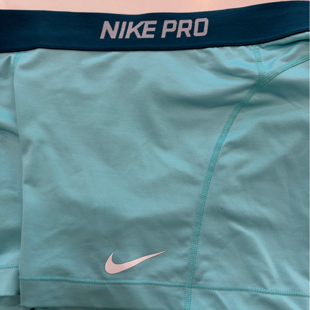 Nike Pro Shorts - Picture 4 of 6